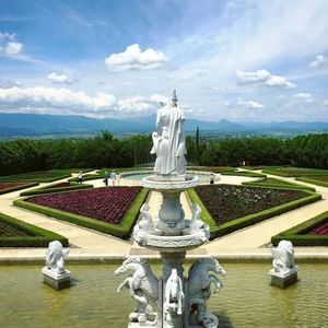 Meet your Posher, Edith